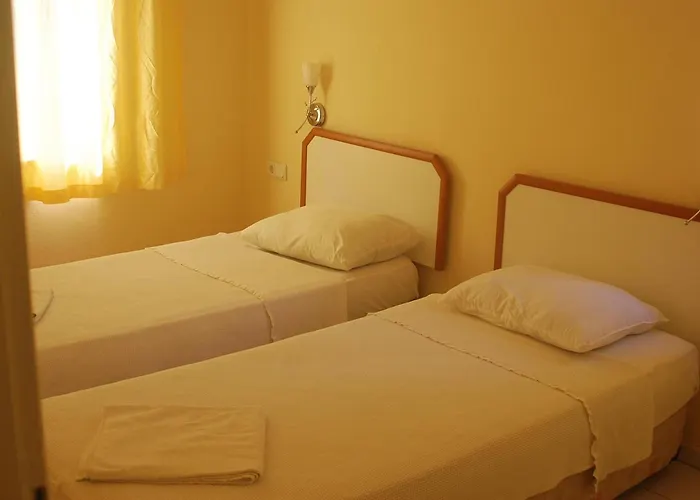 Hotel Linda Side